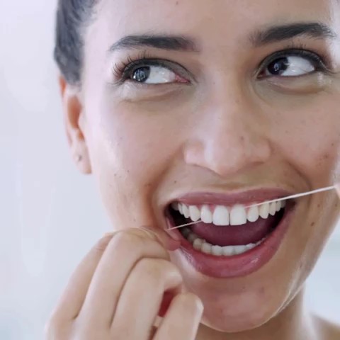 How to use a Dental floss